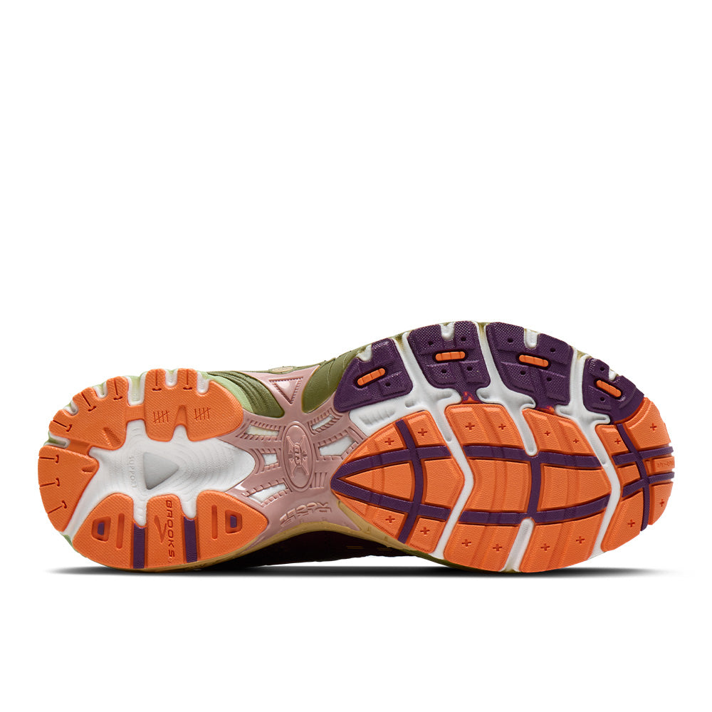 Brooks Adrenaline GTS 10 "Pickled Beet"