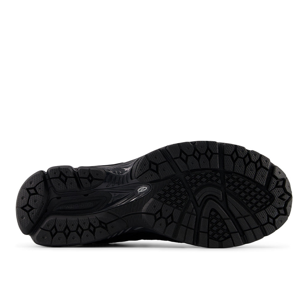 New Balance 2002 "Protection Pack" - Black