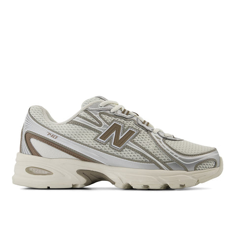 New Balance 740 